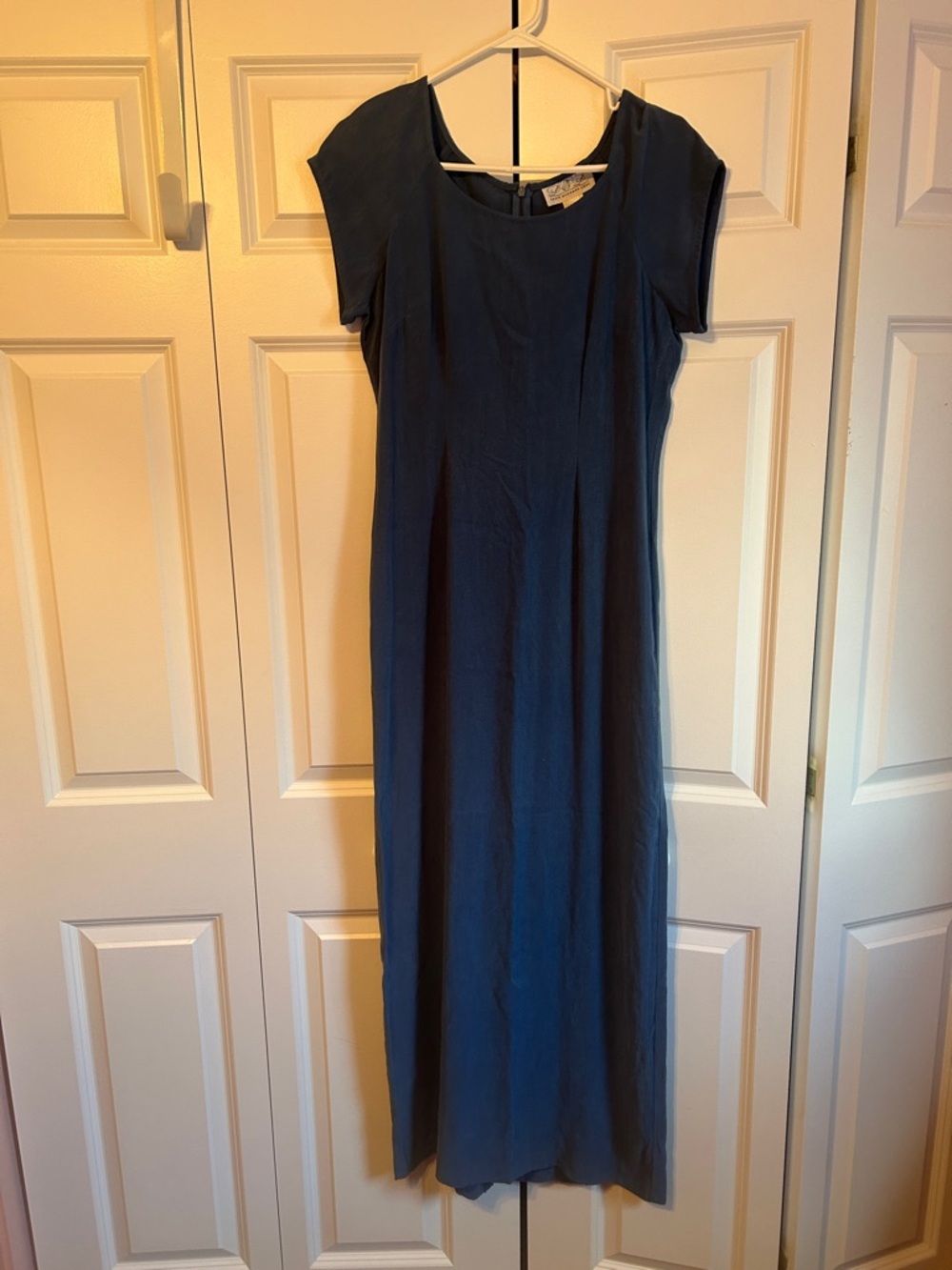 Long Elegant Legs Navy Cap-Sleeve Maxi Dress